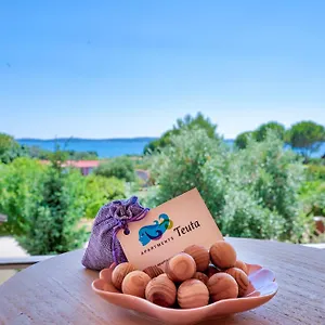 Teuta Apartments - A Beach And A Sea View Peroj